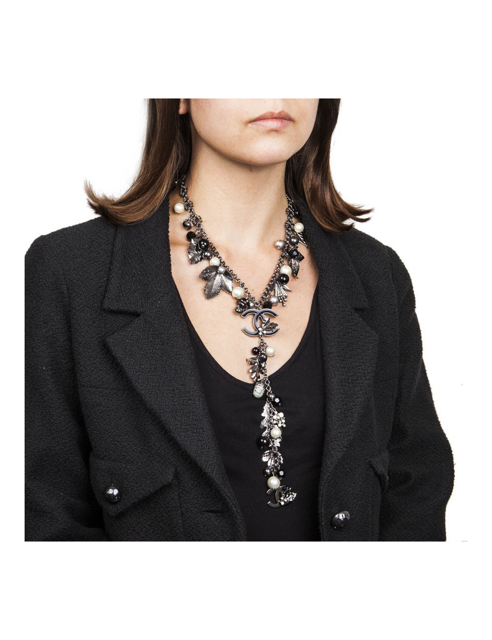 Collier CHANEL ras de cou et breloques