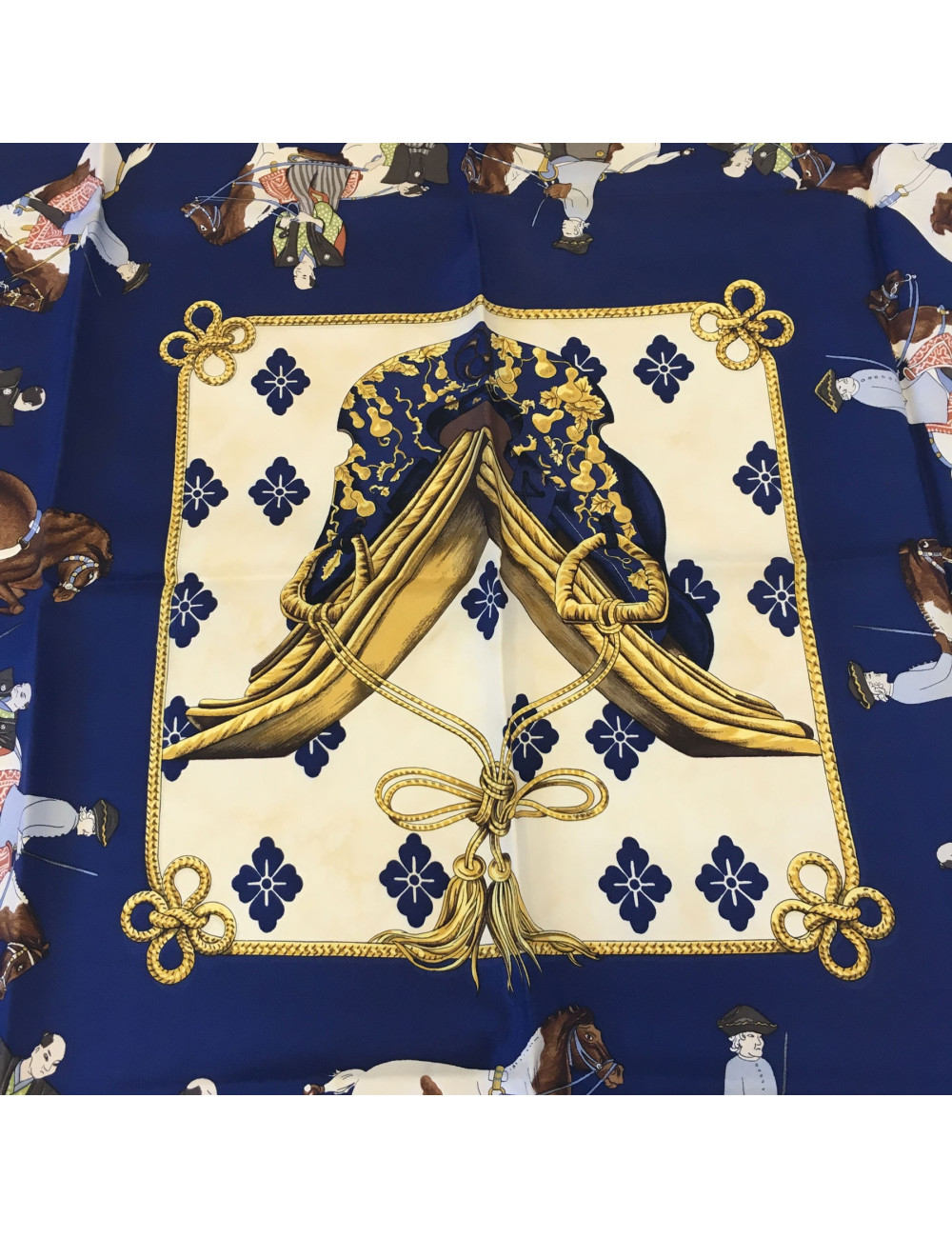 Carré HERMES 90 x 90 "Equitation japonaise"