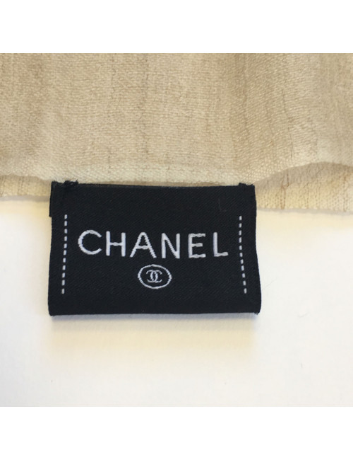 Châle CHANEL en cachemire écru et marron clair