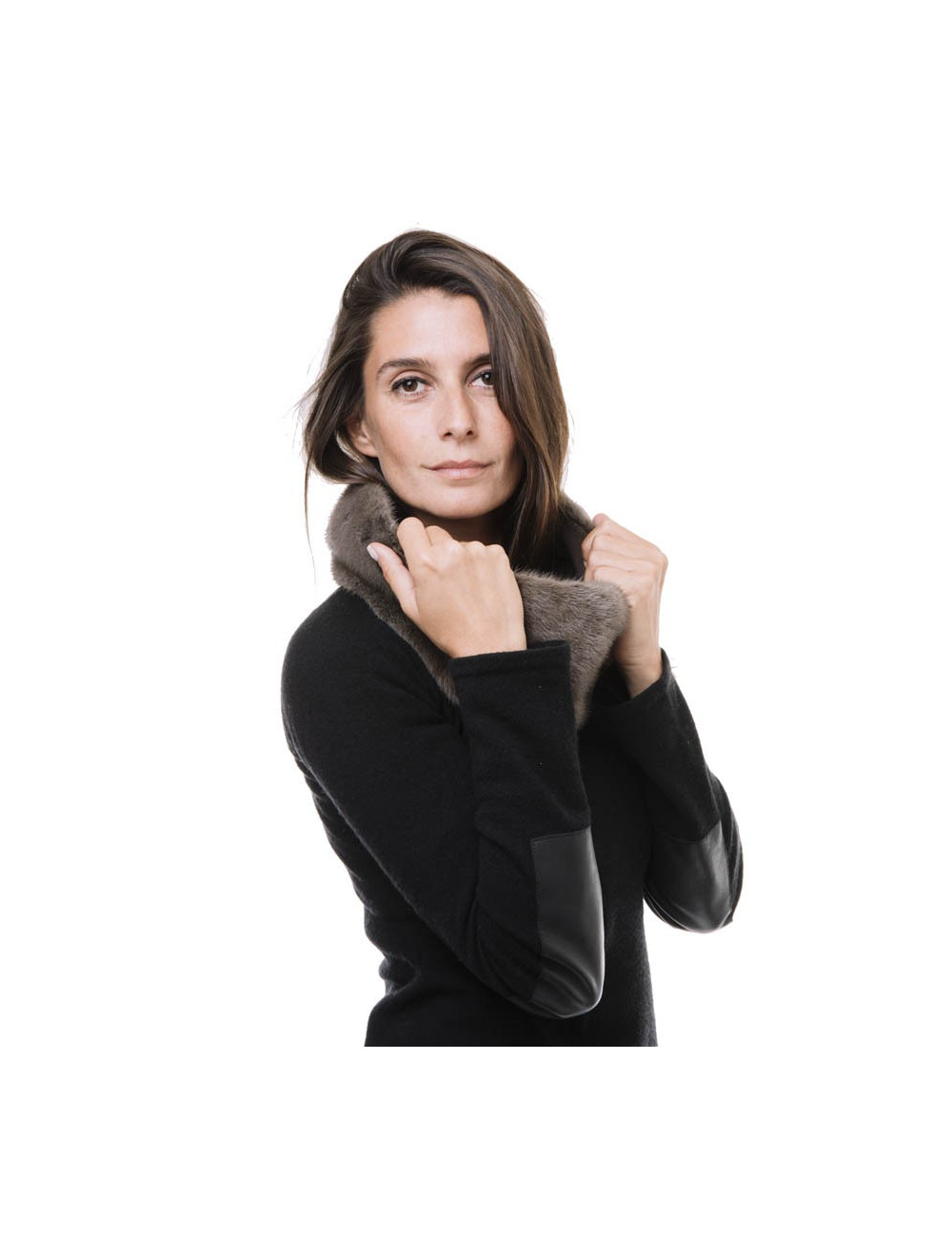 N8 round neck in taupe color mink