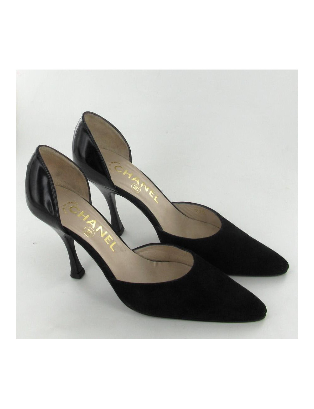 Escarpins CHANEL T 36 daim noir et cuir verni