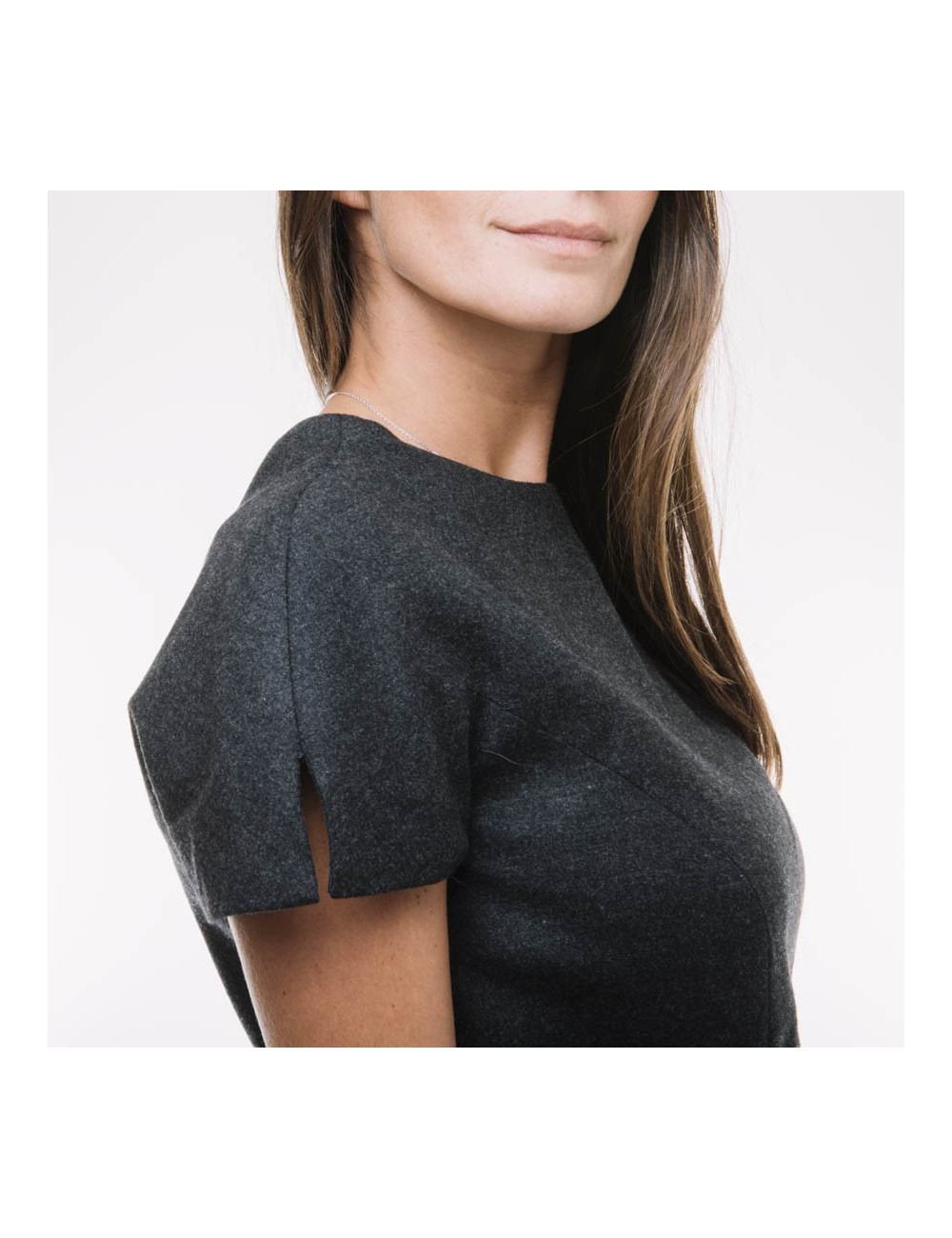 Robe YVES SAINT LAURENT en laine grise T38