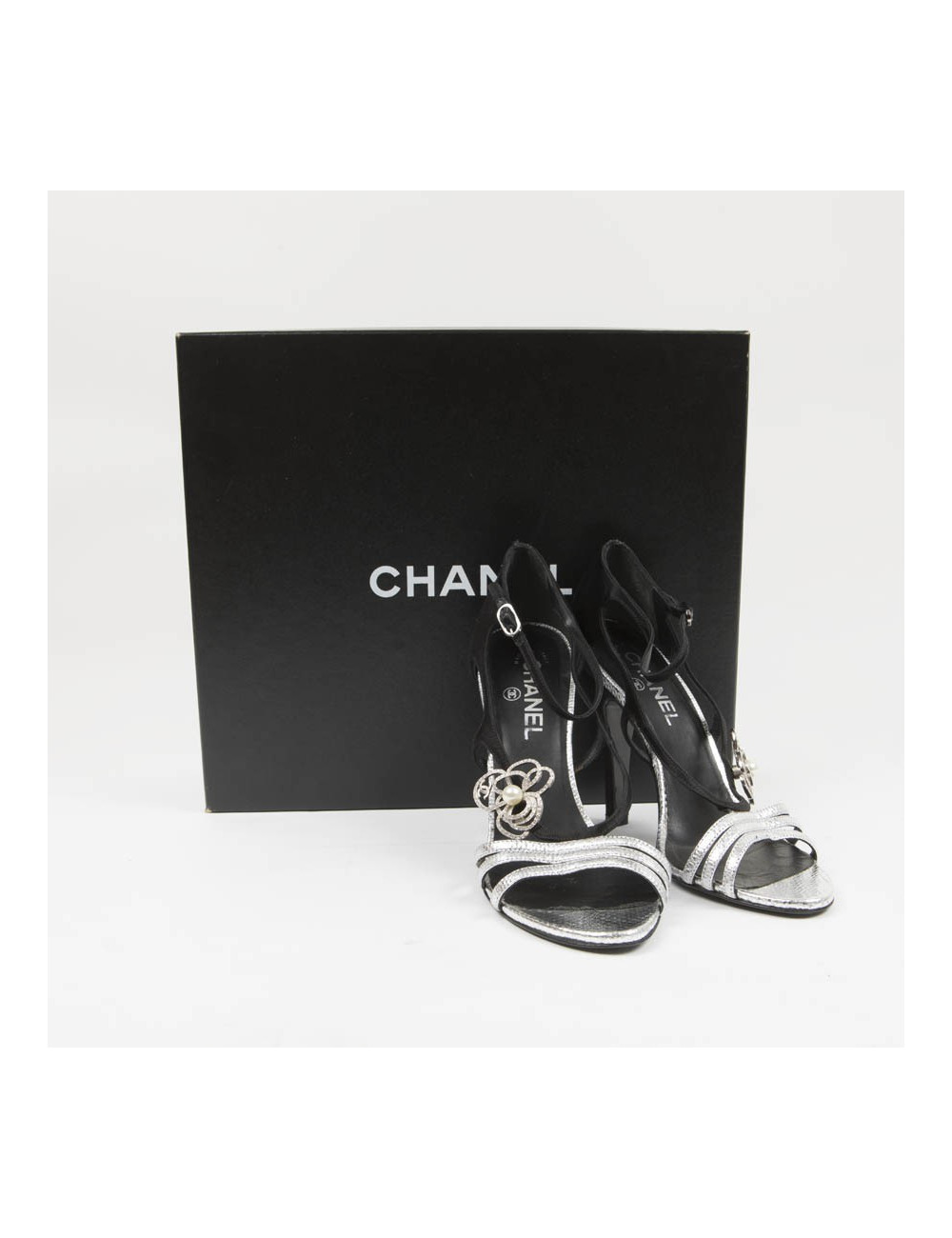 Sandales t 38.5 CHANEL camélia strass