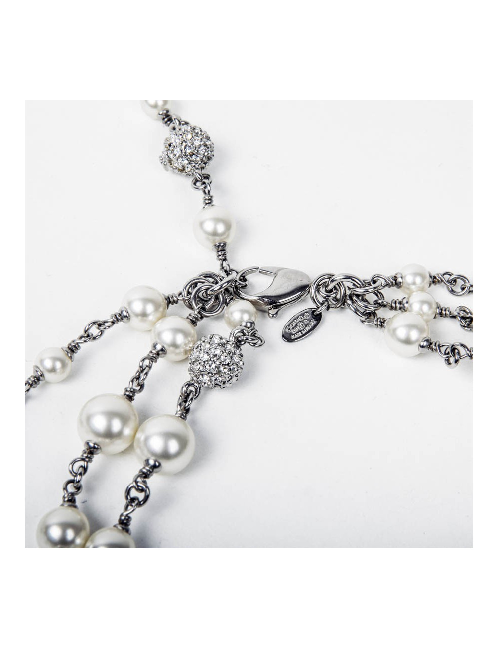 Sautoir triple rangs CHANEL perles nacrées boules de strass