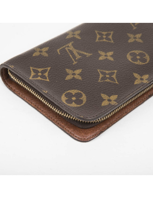  LOUIS VUITTON wallet in monogram coated canvas