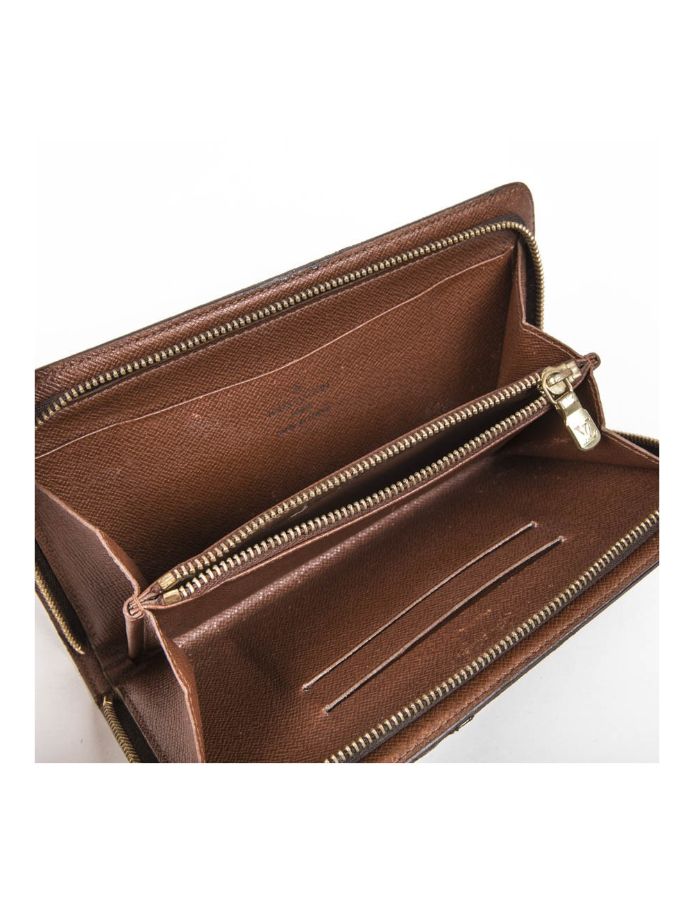  LOUIS VUITTON wallet in monogram coated canvas