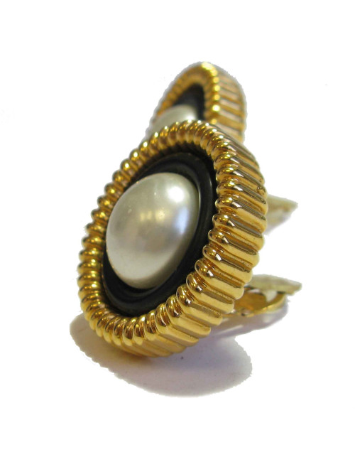 Vintage CHANEL Clip-on earrings in gilded metal, black and pearl