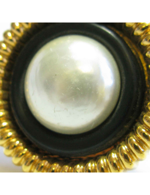 Vintage CHANEL Clip-on earrings in gilded metal, black and pearl