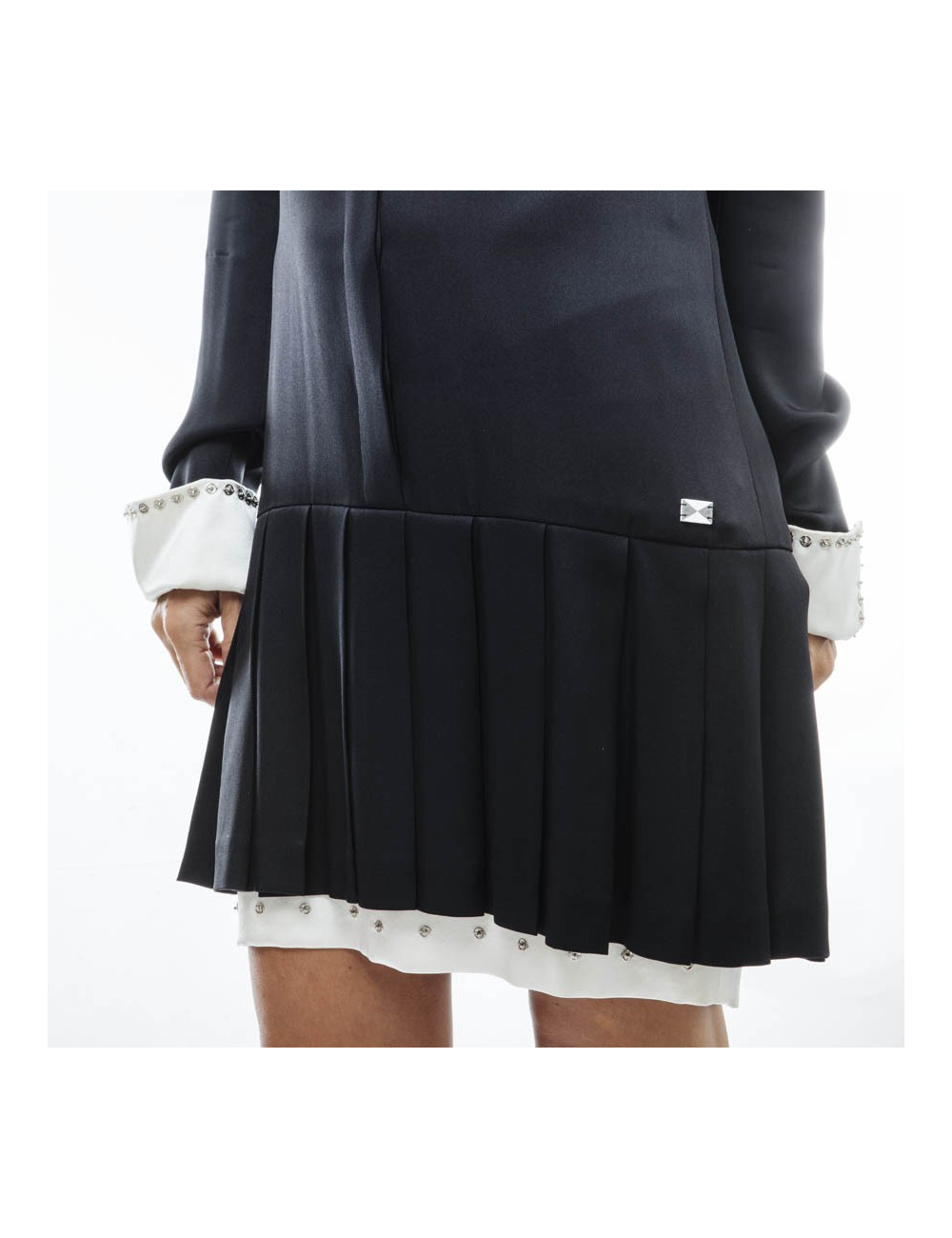 Robe CHANEL T 38 FR noire avec col blanc en soie