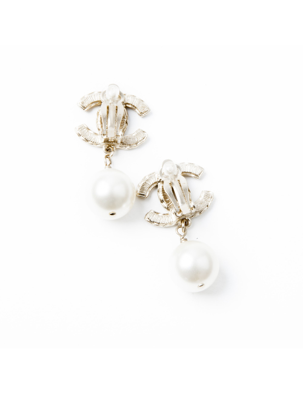  CHANEL CC dangling clip-on earrings with a pearl
