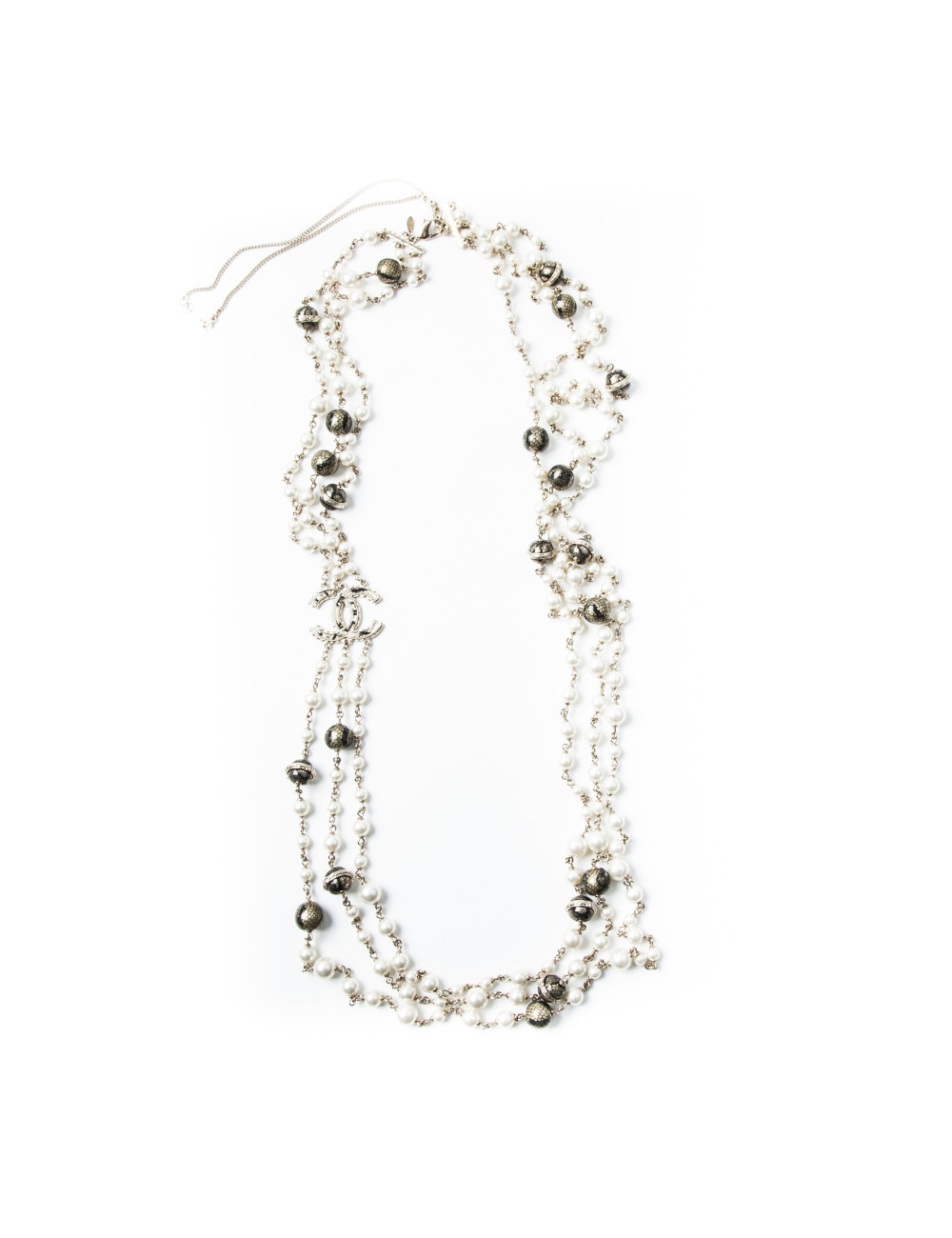 Sautoir triple rangs CHANEL perles nacrées boules noires dorées