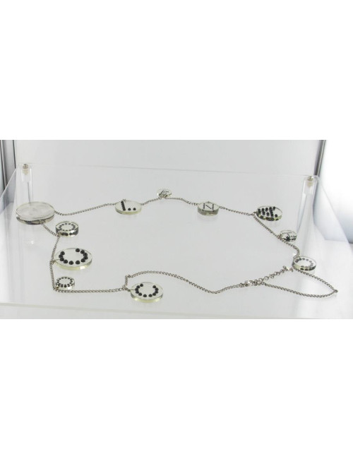 Sautoir CHANEL en plexi