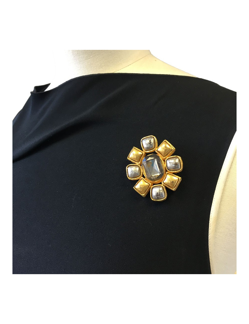 Broche CHANEL vintage en métal doré et argenté