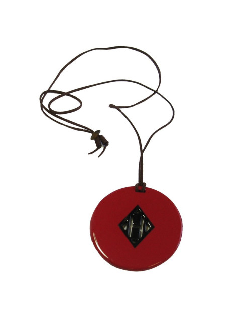 Pendentif HERMES Kuartz' 'en bois laqué rouge et corne de buffle