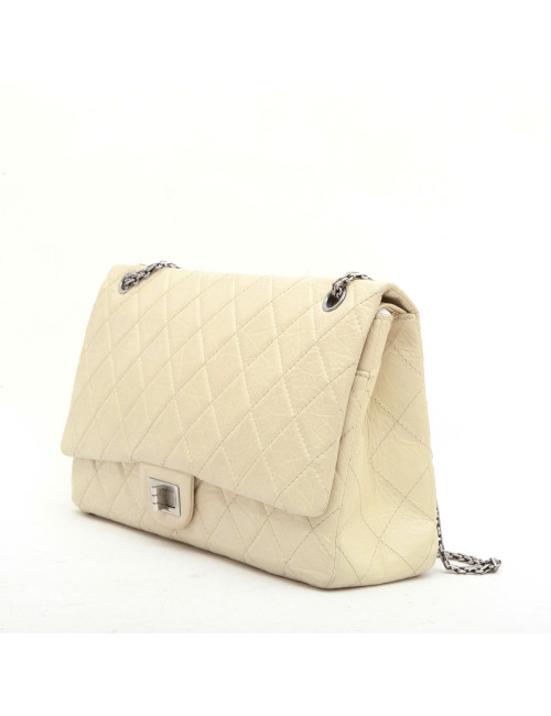 Sac maxi jumbo C HANEL en cuir vieilli beige