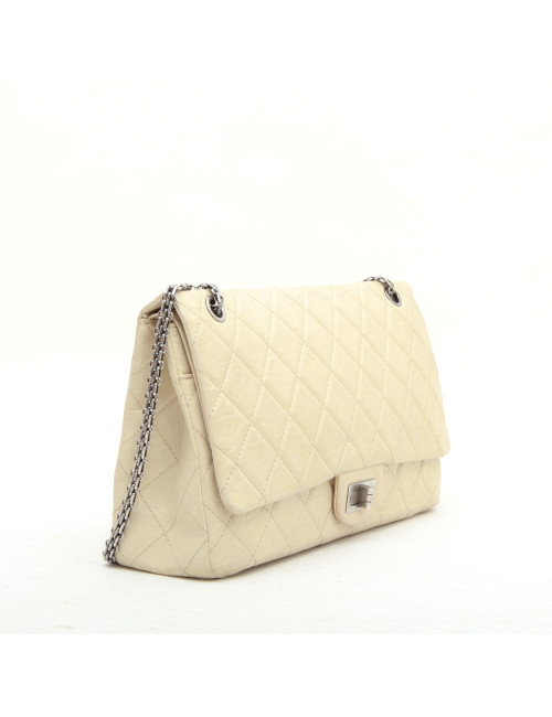 Sac maxi jumbo C HANEL en cuir vieilli beige