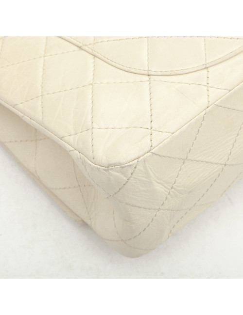 Sac maxi jumbo C HANEL en cuir vieilli beige