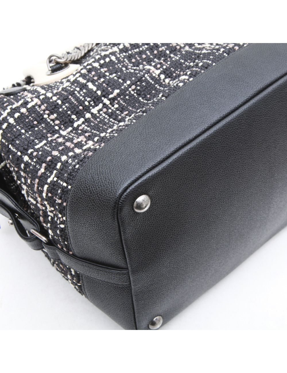 Sac CHANEL en tweed customisé 