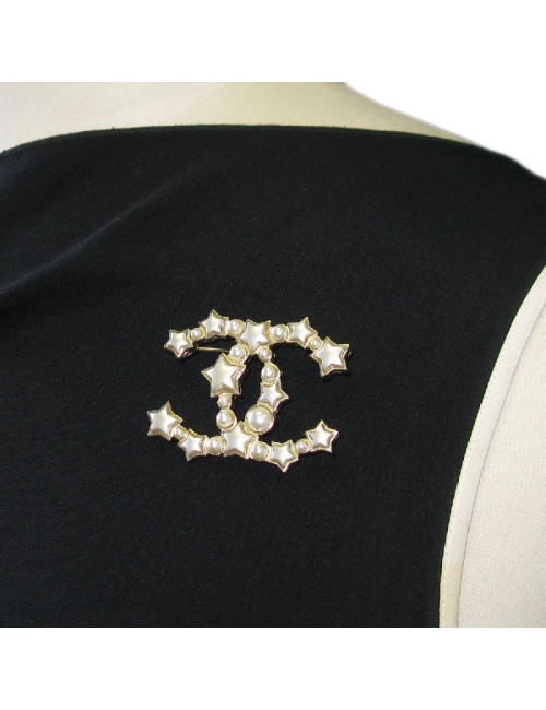 Broche Chanel dorée et nacrée