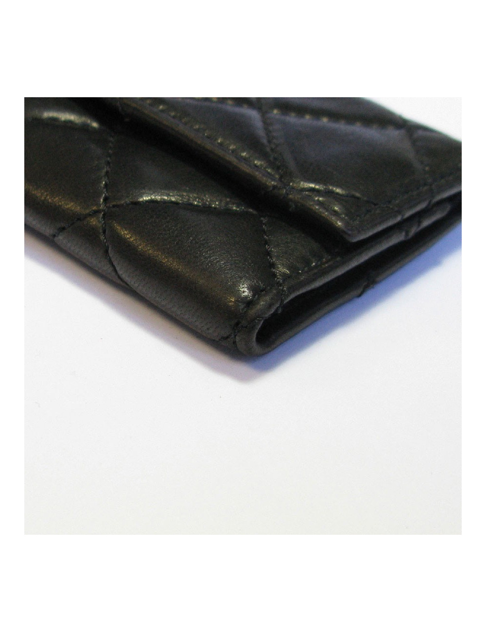 Porte clefs CHANEL cuir matelassé noir