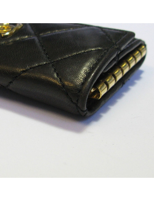 Porte clefs CHANEL cuir matelassé noir