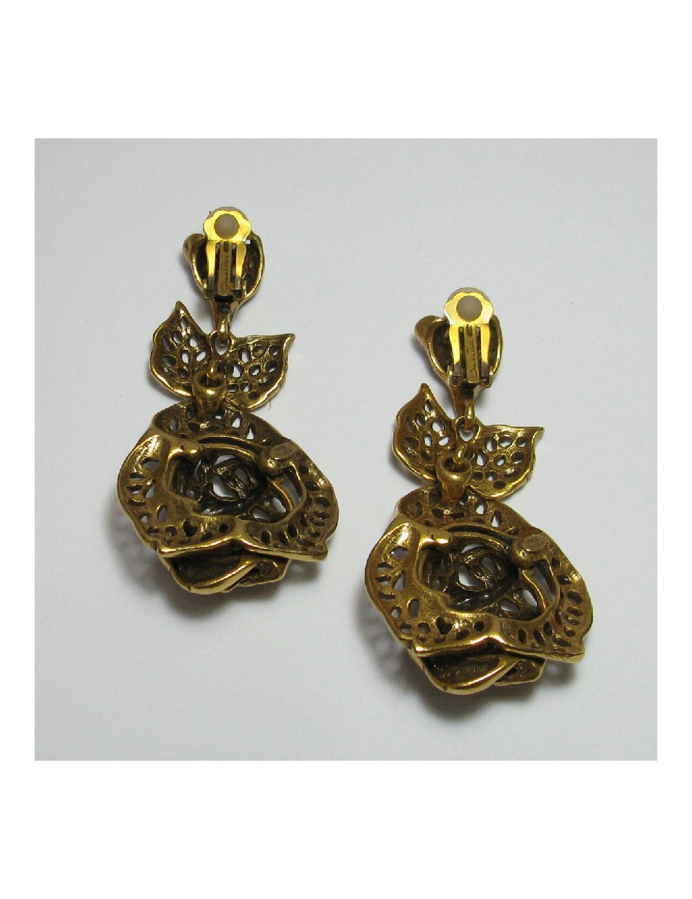 OSCAR DE LA RENTA pendant clip-on earrings in gilded metal