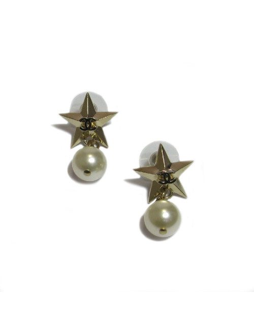 Boucles d'oreille clous Chanel étoile dorés et perle nacrée