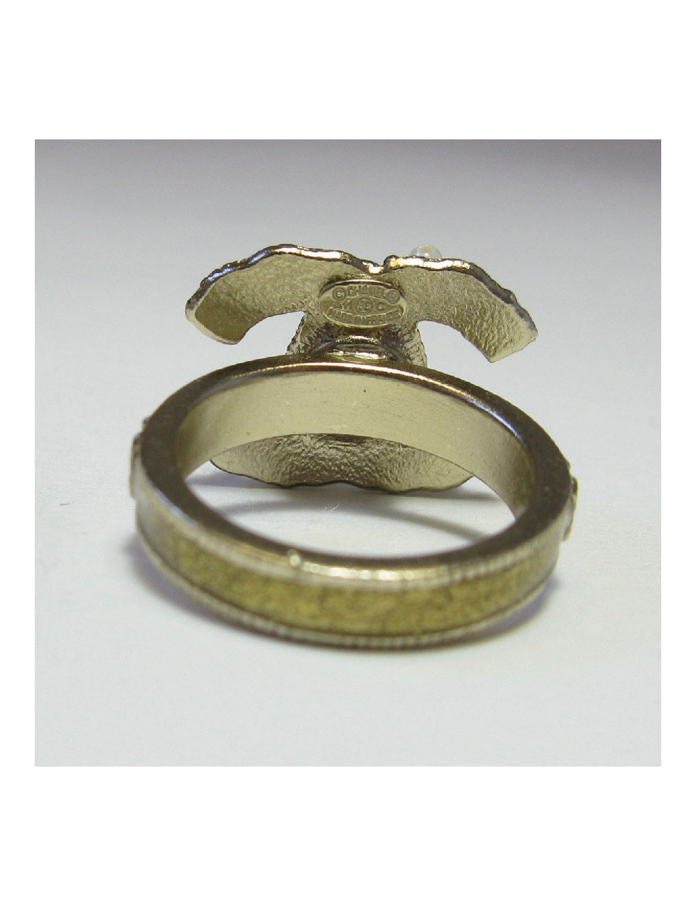 Bague CHANEL CC T53 en métal doré, perles et résine pailletée