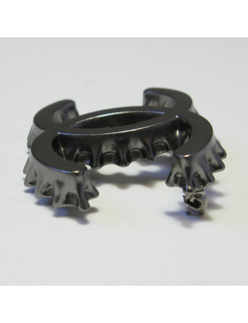 CHANEL CC bottle cap brooch in ruthenium