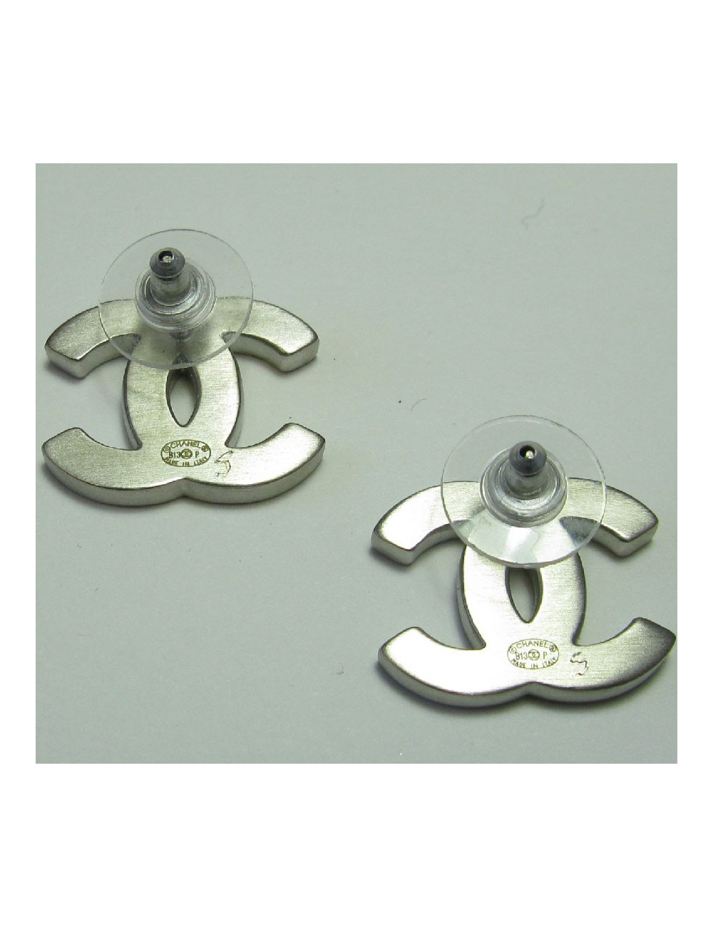 Boucles d'oreilles clous CHANEL CC