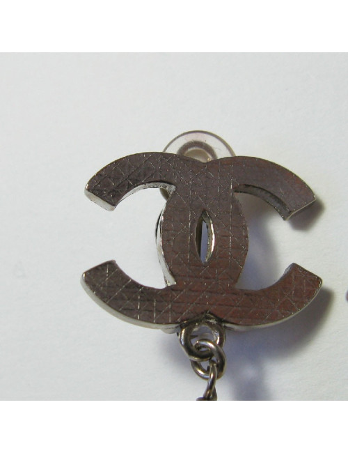 Boucles d'oreilles clips CHANEL CC et perle nacrée