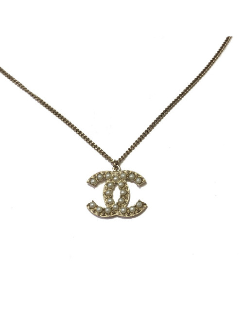 Collier CHANEL CC en métal doré serti de perles nacrées