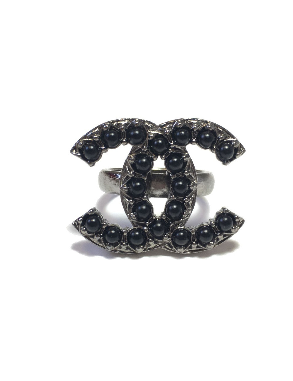 CHANEL CC ring in ruthenium and black pearl beads