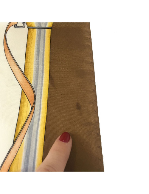 Carré CELINE soie marron et blanche