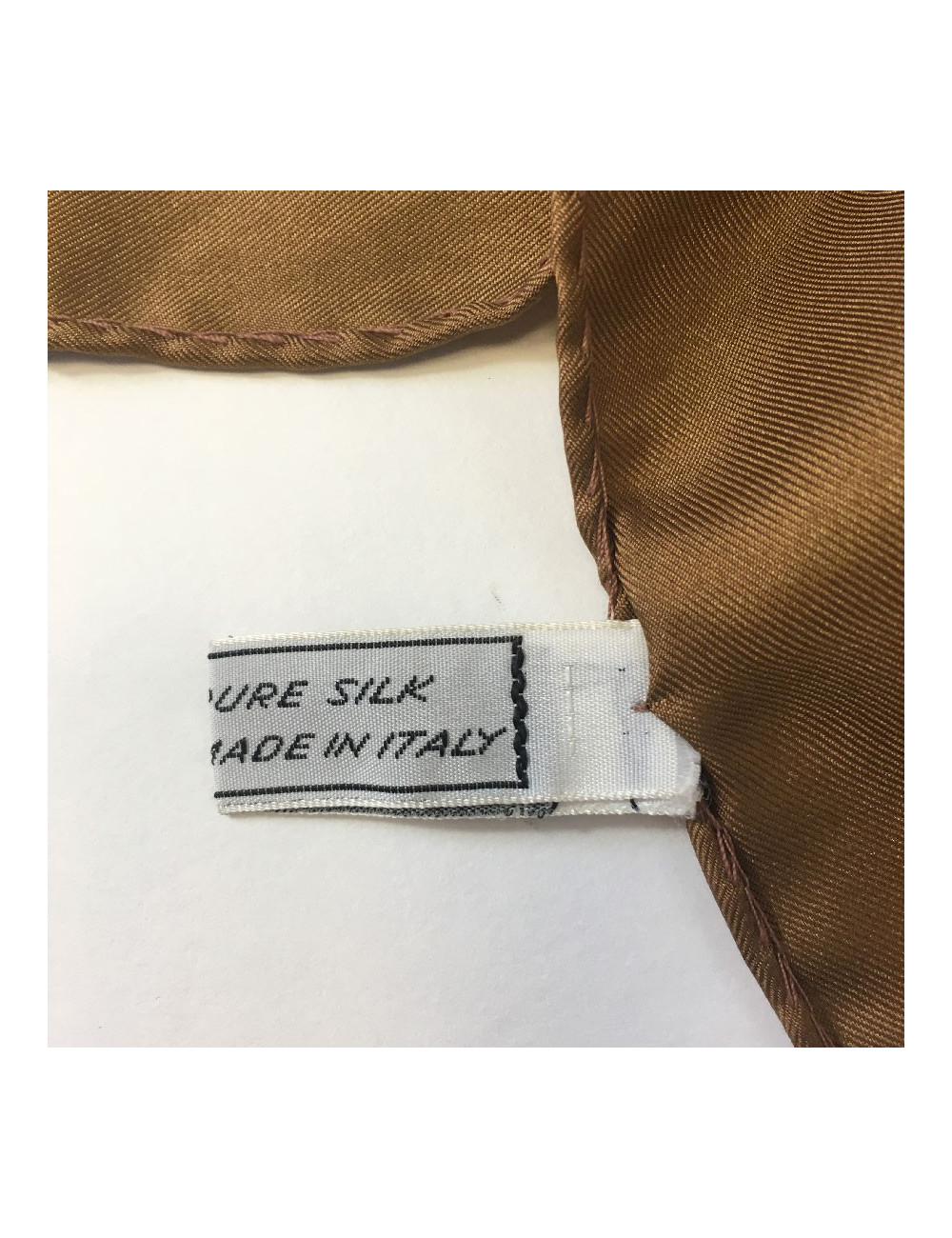 Carré CELINE en soie marron et blanche