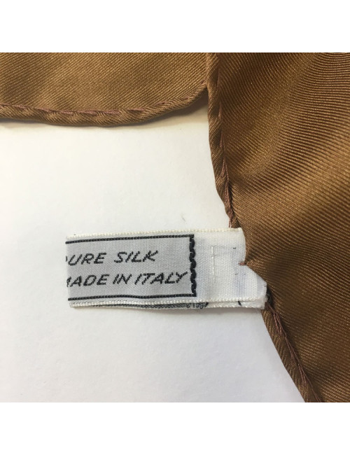 Carré CELINE en soie marron et blanche