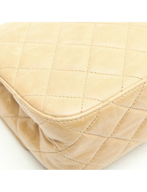 CHANEL timeless bag in beige embossed CC CHANEL lambskin leather