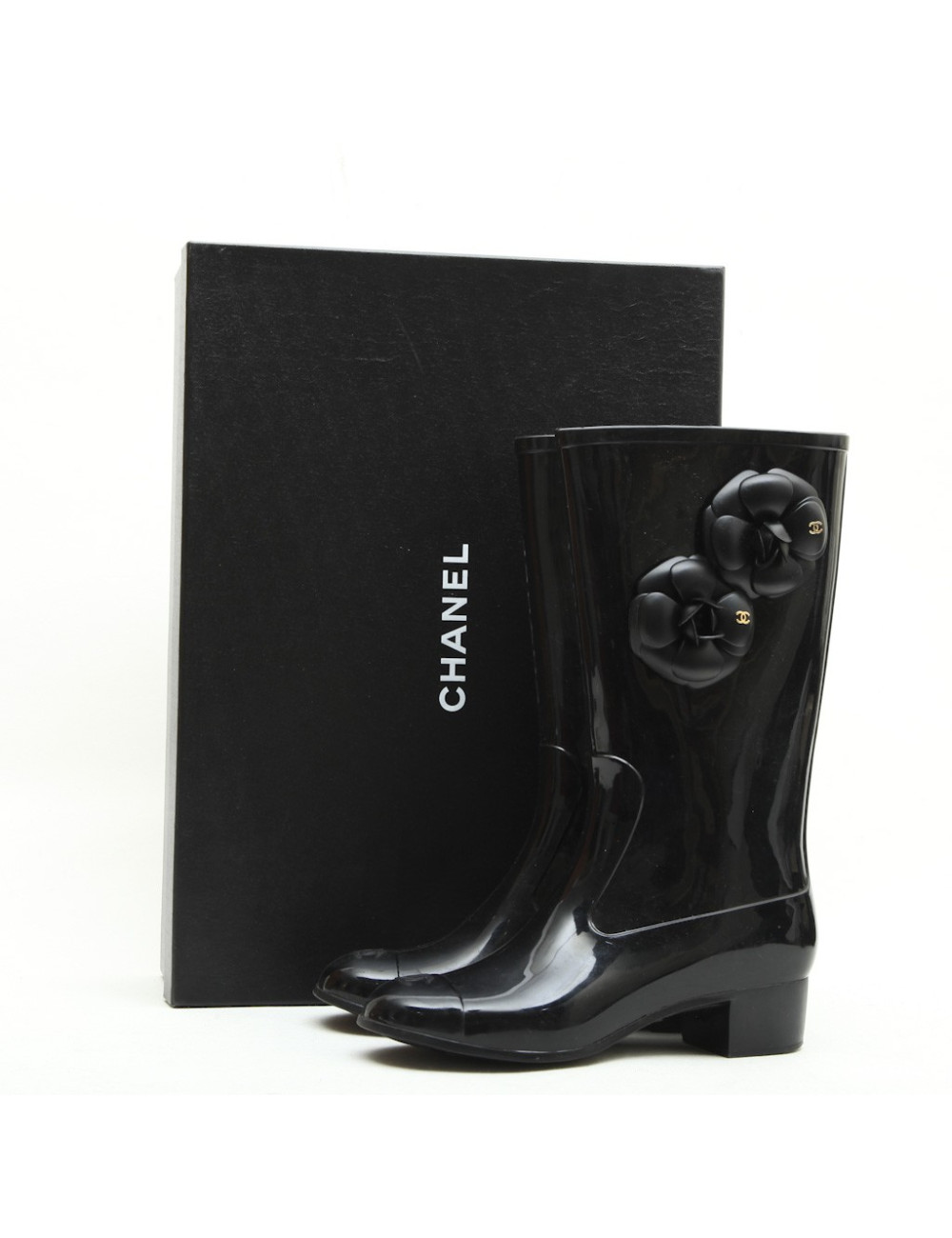 CHANEL rain boots with camellias in black rubber size 38FR