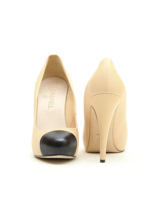 Escarpins T 39.5 CHANEL bicolores