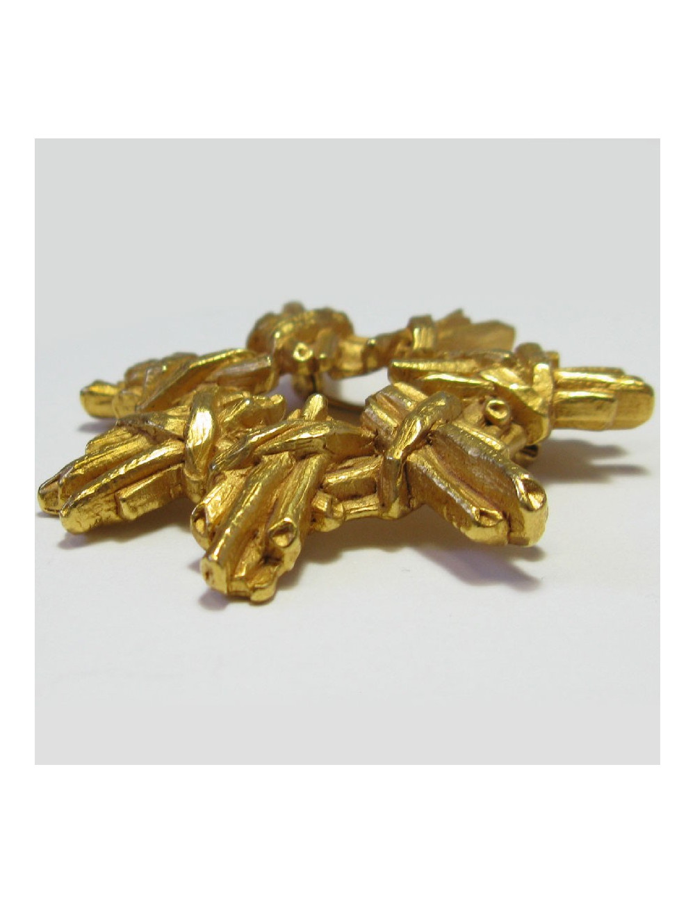 Broche CHRISTIAN LACROIX vintage en métal doré