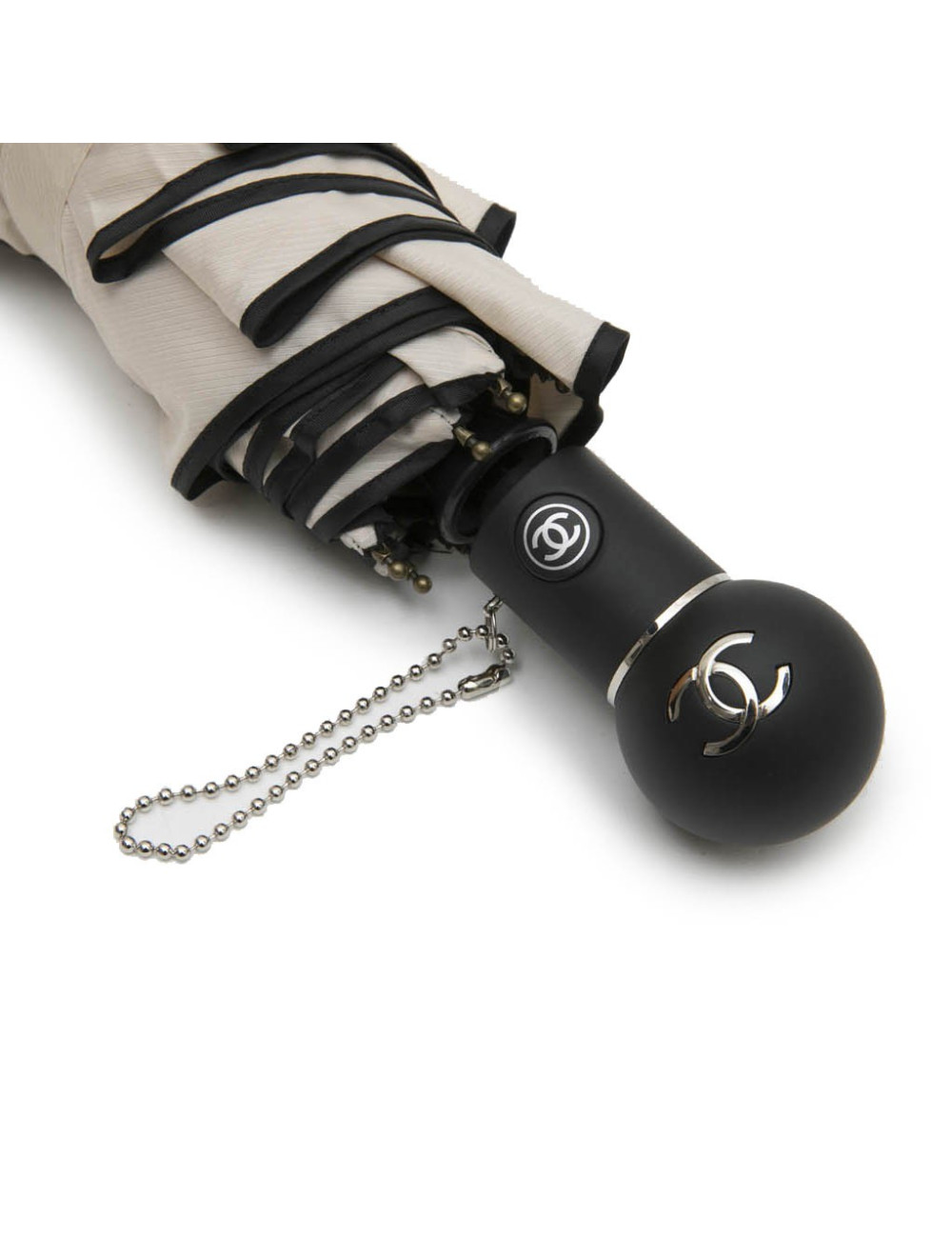  CHANEL umbrella with CC logo in beige and black fabric