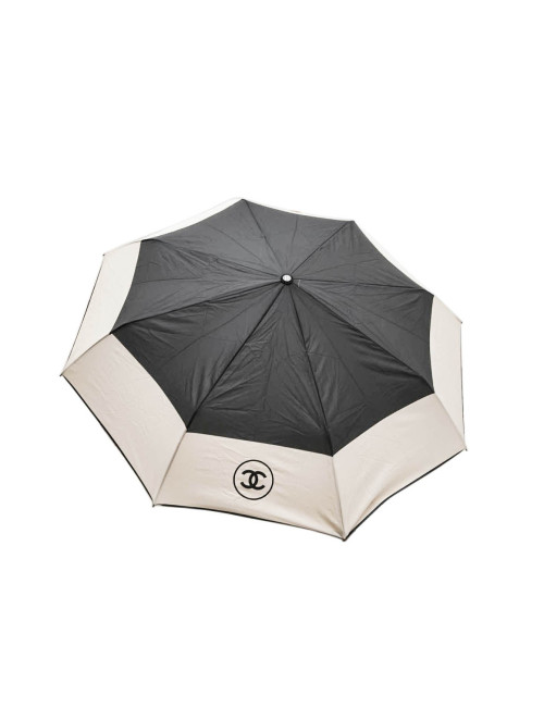  CHANEL umbrella with CC logo in beige and black fabric