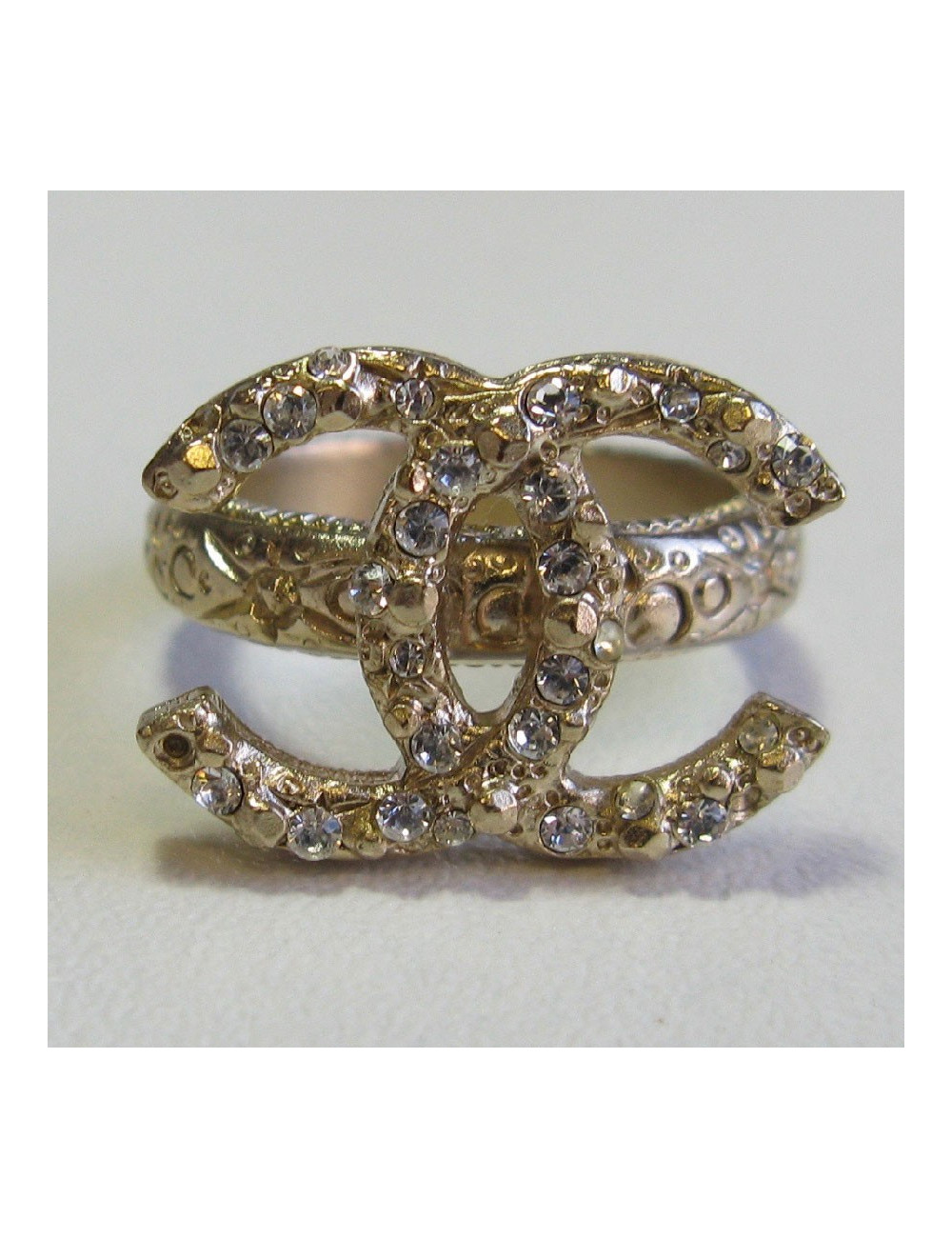 Bague CHANEL CC T52 en métal doré or pâle et strass