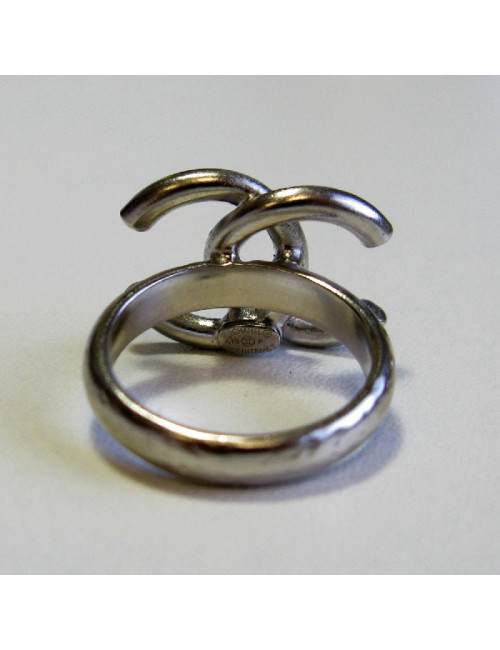 Bague CHANEL CC T53 en métal argenté et strass carré bleu