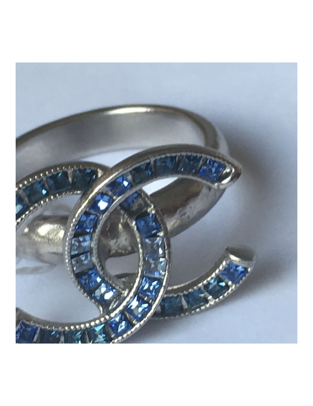 Bague CHANEL strass carré bleu