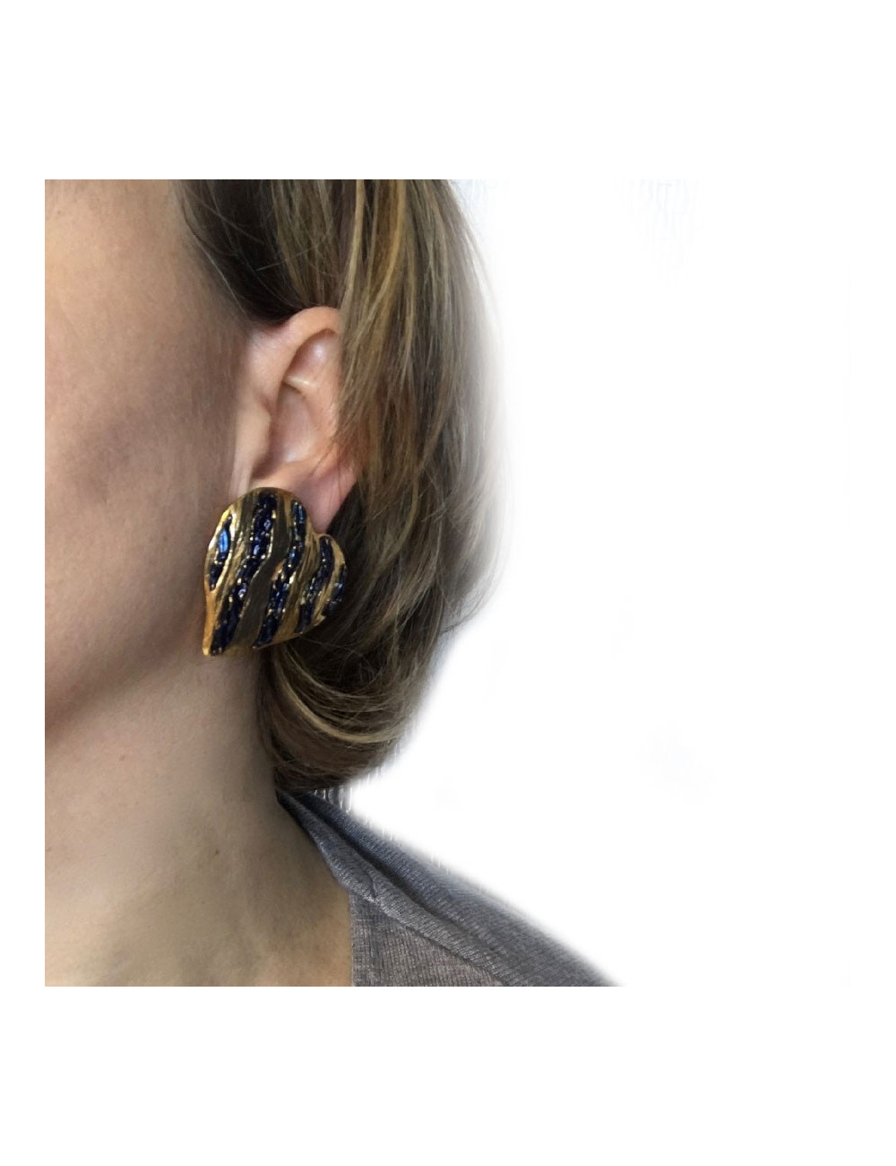 Boucles d'oreille YSL SAINT LAURENT Vintage coeur en métal doré