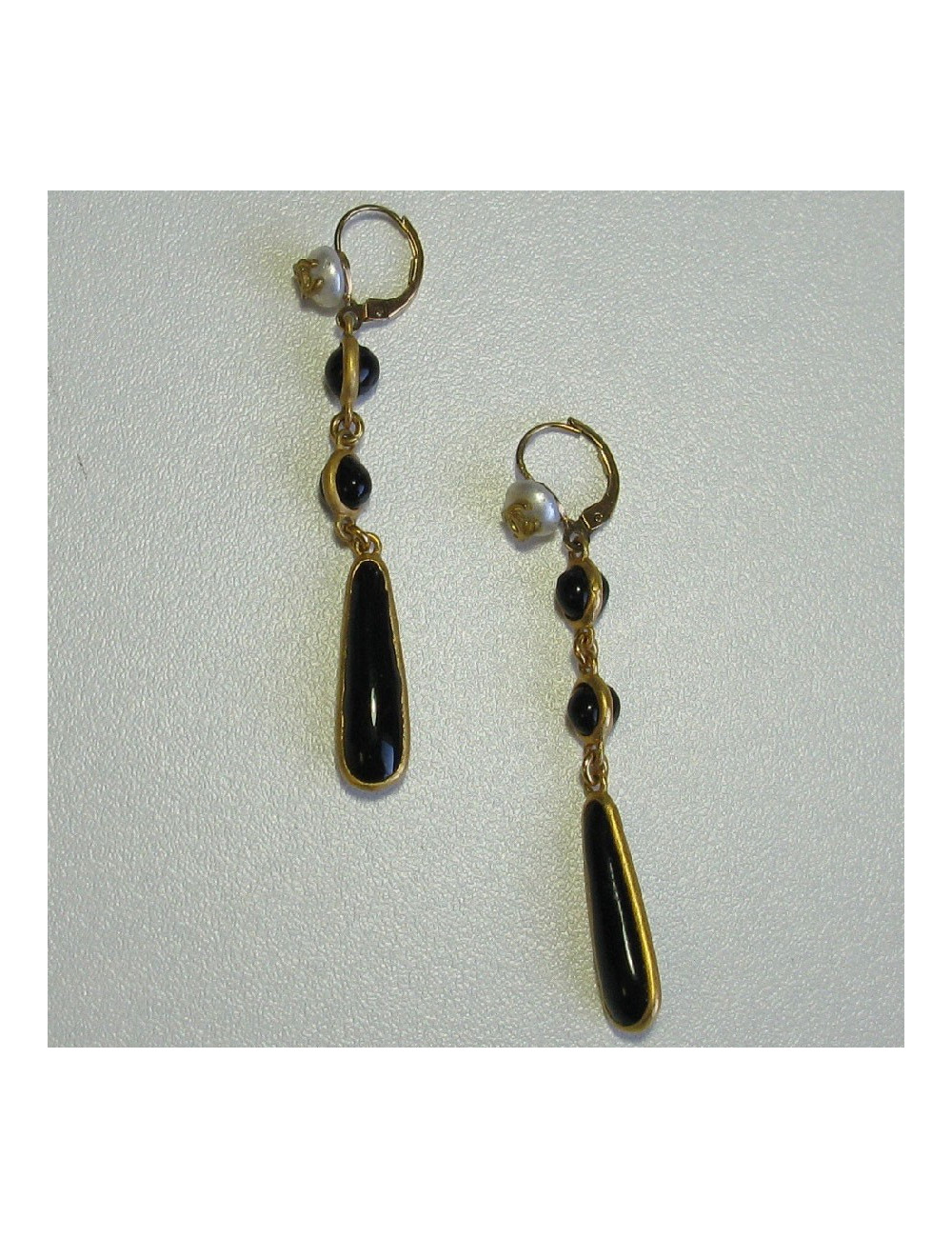 CHANEL Pendant Stud Earrings In Black Molten Glass, Small Pearl and Gilded Metal