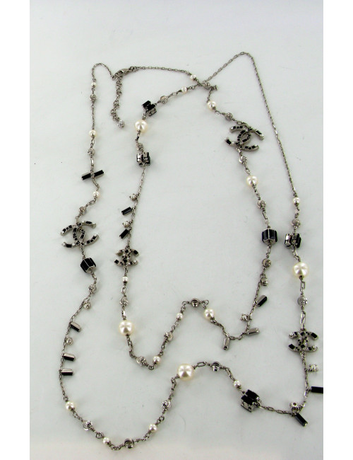 Sautoir CHANEL perles nacrées et cabochons noirs