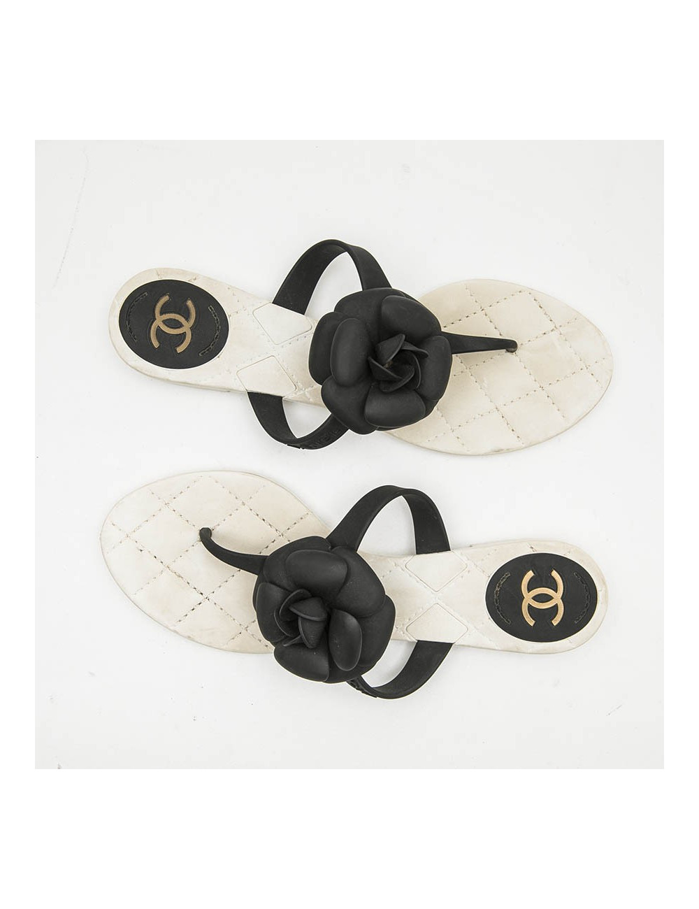 Tongs t 38 CHANEL avec camélias