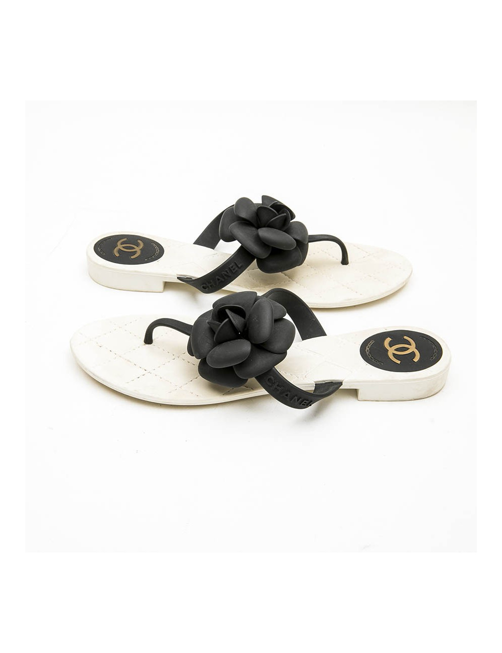 Tongs t 38 CHANEL avec camélias